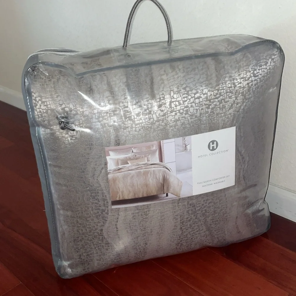 Macy HOTEL COLLECTION TERRA COMFORTER + 2 STANDARD SHAMS 3 PIECE SET